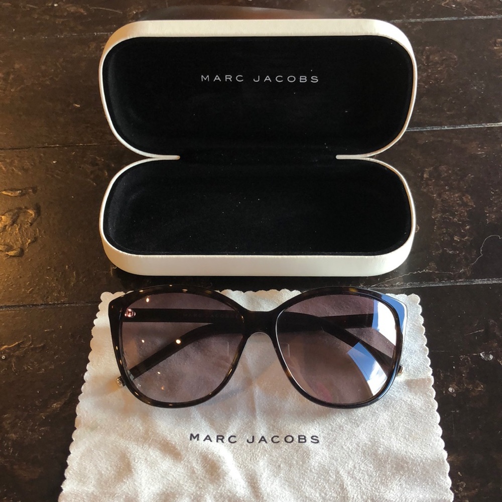 Marc Jacob sunglasses tortoise print